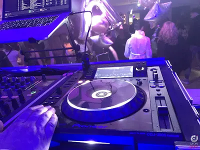 DJ CROSS - wesela, urodziny, imprezy firmowe